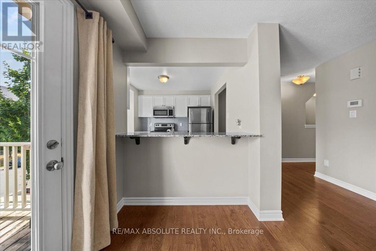 28750812/415-rosingdale-street/emerald-meadowstrailwest/ottawa/ontario/K2R1G9_9