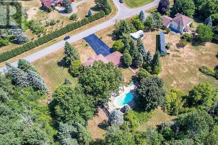 28721991/1144-rideau-bend-crescent/manotick-east-to-manotick-station/ottawa/ontario/K4M1B5_40