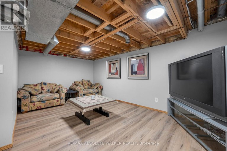 29015595/32-acklam-terrace/morgans-grantsouth-march/ottawa/ontario/K2K2H5_21