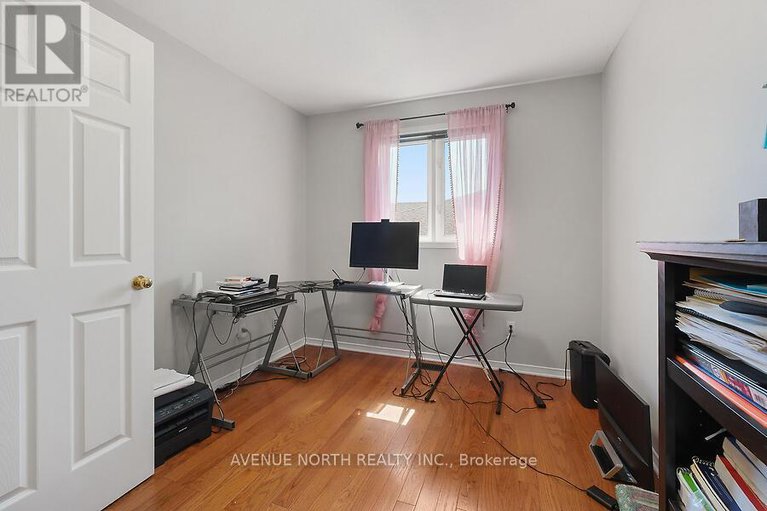 28782241/59-splinter-crescent/fairfield-heights/ottawa/ontario/K2B1B3_29