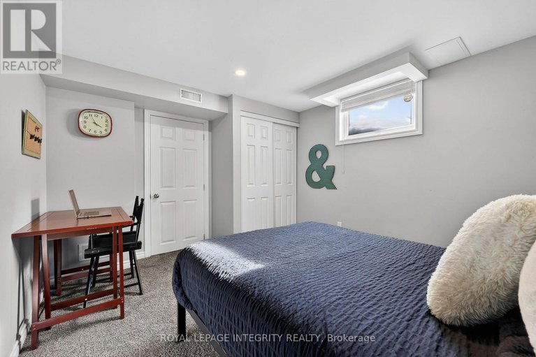 29364107/1380-diane-crescent/fallingbrookridgemount/ottawa/ontario/K4A2N8_41