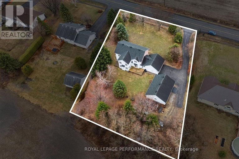 29615977/1007-st-pierre-road/embrun/russell/ontario/K0A1W0_12