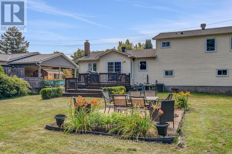 28805867/124-des-pins-street/village-of-russell/russell/ontario/K4R1C5_39