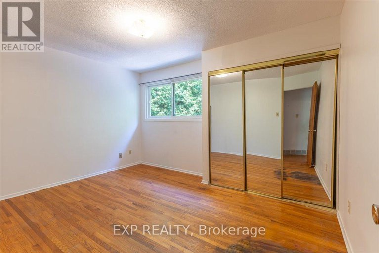 28574220/2209-fillmore-crescent/beacon-hill-north/ottawa/ontario/K1J6A1_14