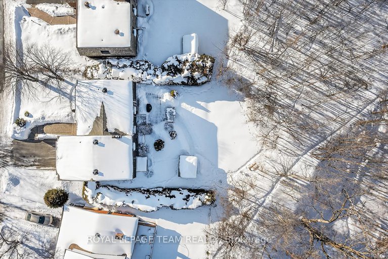 29413398/729-ludgate-court/beaconwood/ottawa/ontario/K1J8K8_42