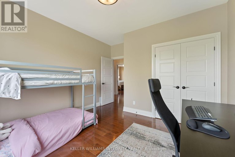 28432498/6373-blossom-trail-drive/greely/ottawa/ontario/K4P0B1_17