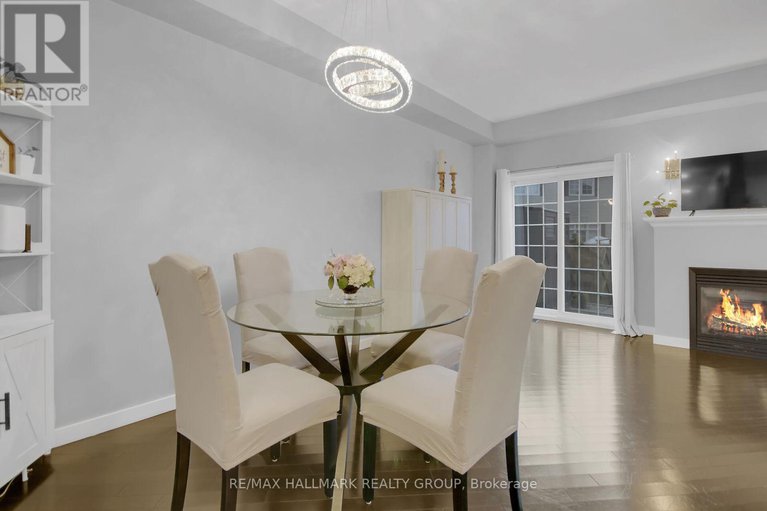 28591389/585-barrick-hill-road/emerald-meadowstrailwest/ottawa/ontario/K2M0B4_14