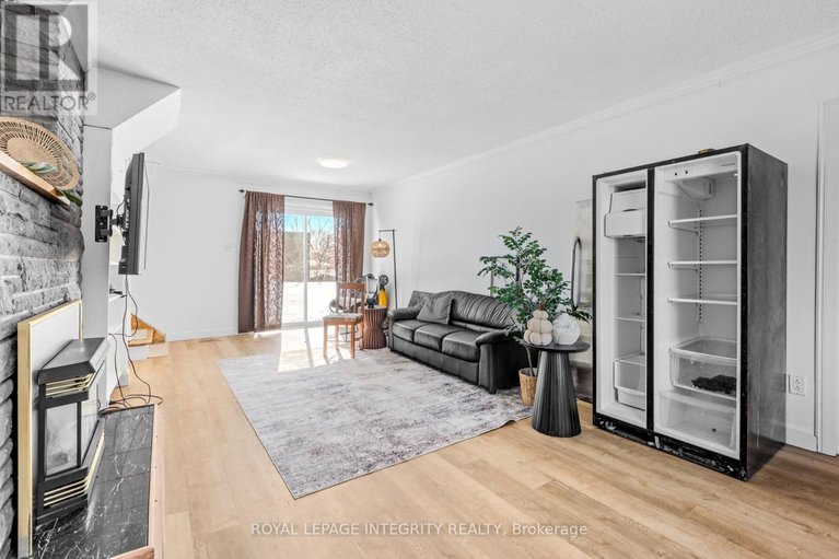 29460496/22-rossland-avenue/meadowlandsst-claire-gardens/ottawa/ontario/K2G2K4_13