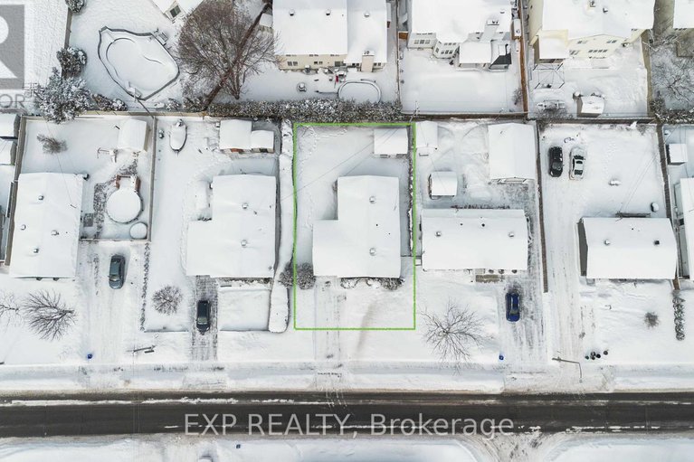 29305103/303-amiens-street/bilberry-creekqueenswood-heights/ottawa/ontario/K1E1N3_29