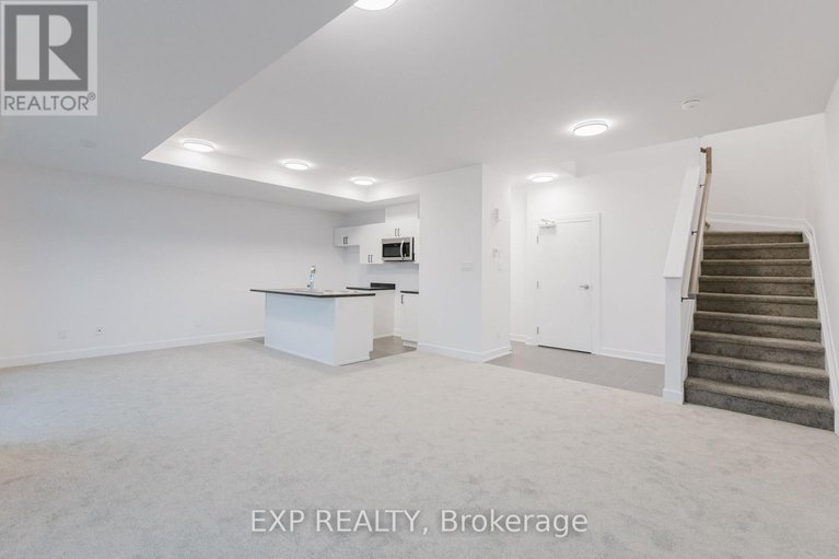 28765726/827-silhouette-private/cedargrovefraserdale/ottawa/ontario/K2J4S3_9