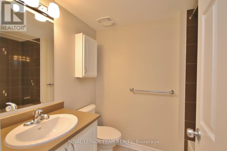 29418738/583a-chapman-mills-drive/strandherd/ottawa/ontario/K2J5T2_25