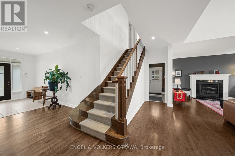 29623867/566-erinwoods-circle/stonebridge/ottawa/ontario/K2J5M8_19