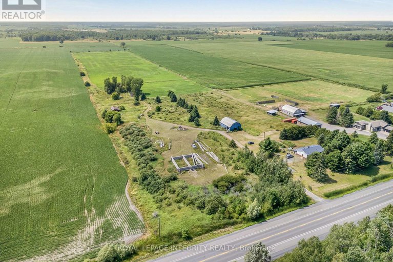 28686332/4828-frank-kenny-road/sarsfieldbearbrook/ottawa/ontario/K0A3H0_1