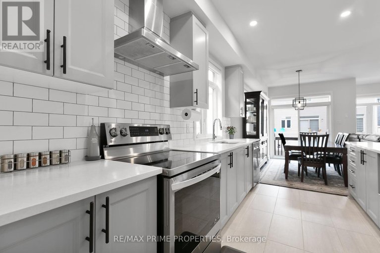 28820804/249-fountainhead-drive/mer-bleuebradley-estatesanderson-park/ottawa/ontario/K1W0H4_16