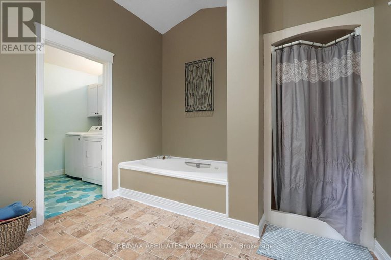 28455162/18467-andre-avenue/south-glengarry-charlottenburgh-twp/south-glengarry/ontario/K0C1S0_9