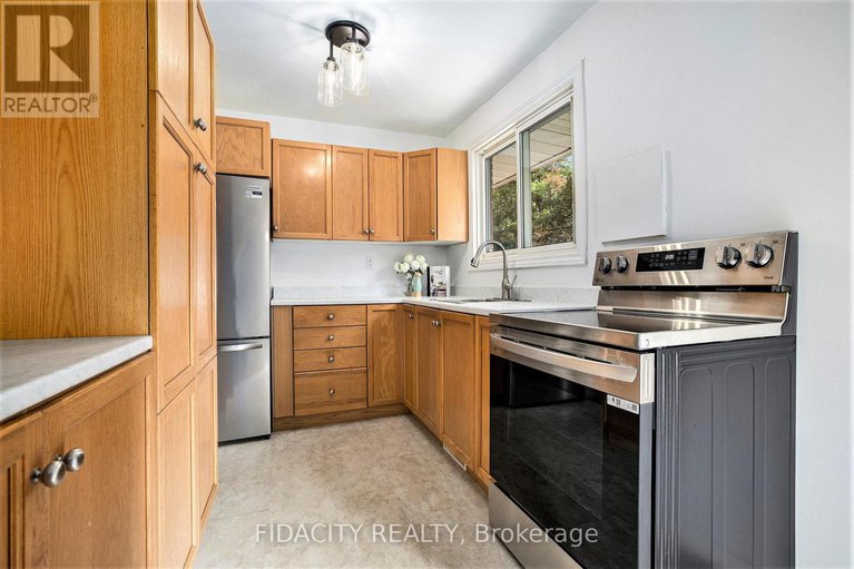 29050100/42-stinson-avenue/lynwood-village/ottawa/ontario/K2H6N4_14