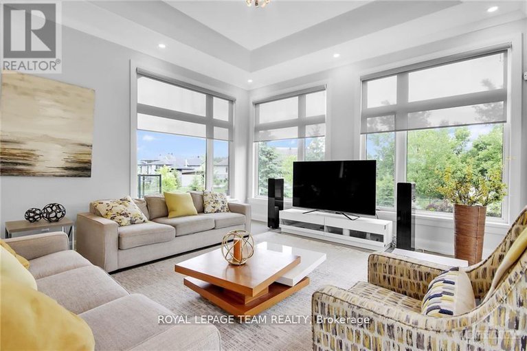 28424463/525-leimerk-court/manotick-village-manotick-estates/ottawa/ontario/K4M0B2_14