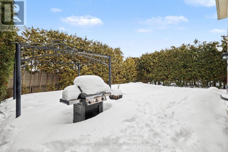 29390511/1606-westport-crescent/chateauneuf/ottawa/ontario/K1C6C8_40