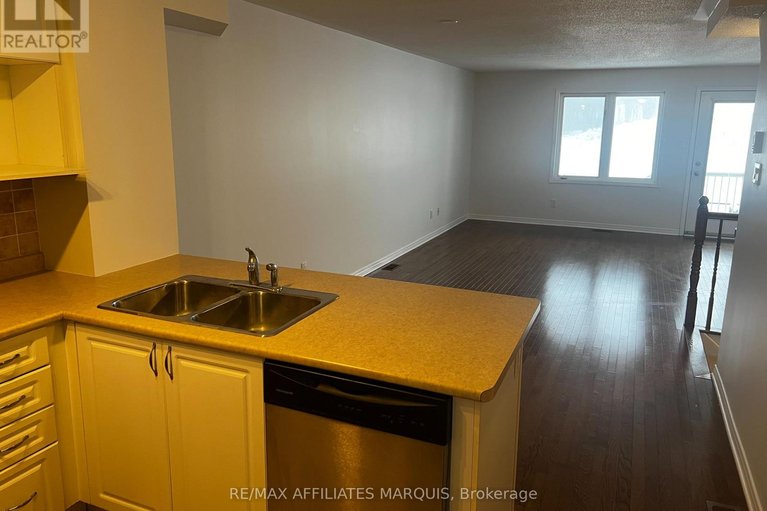 29397620/276-fir-lane/kemptville/north-grenville/ontario/K0G1J0_2