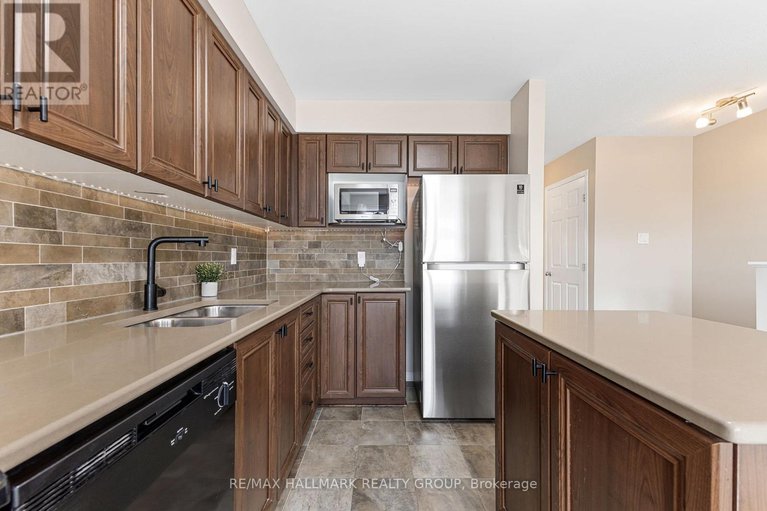 28482791/253-stroget-private/merivale-industrial-parkcitiplace/ottawa/ontario/K2E0A9_10
