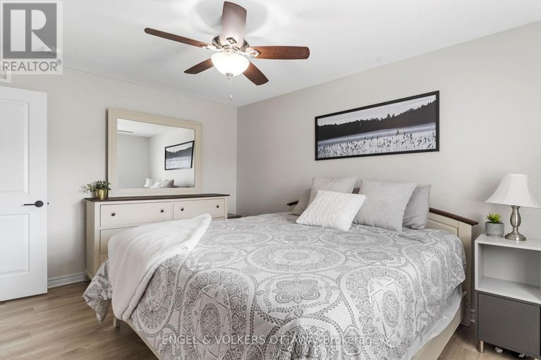 29651114/56-settlement-lane/village-of-russell/russell/ontario/K4R0A4_31