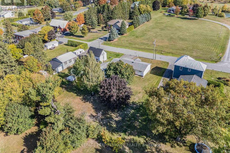 28986126/2140-valley-street/moose-creek/north-stormont/ontario/K0C1W0_33