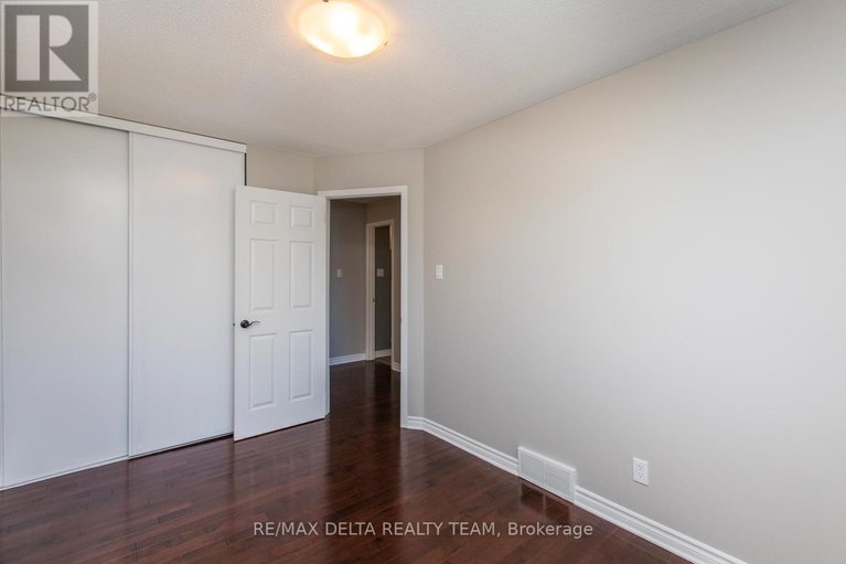 29517311/8-323-monica-crescent/bilberry-creekqueenswood-heights/ottawa/ontario/K1E3N6_34