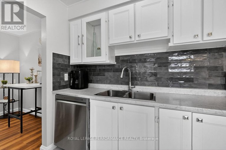 29468633/42-compata-way/blackburn-hamlet-south/ottawa/ontario/K1B4W9_17