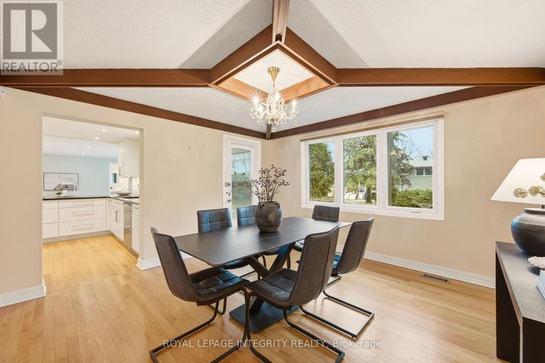 29618053/68-beaver-ridge/city-viewskylinefisher-heightsparkwood-hills/ottawa/ontario/K2E6E4_12