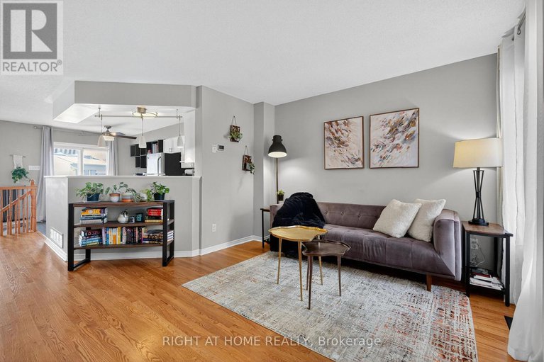 29164744/812-nesting-way/fallingbrookgardenway-south/ottawa/ontario/K4A3X2_7