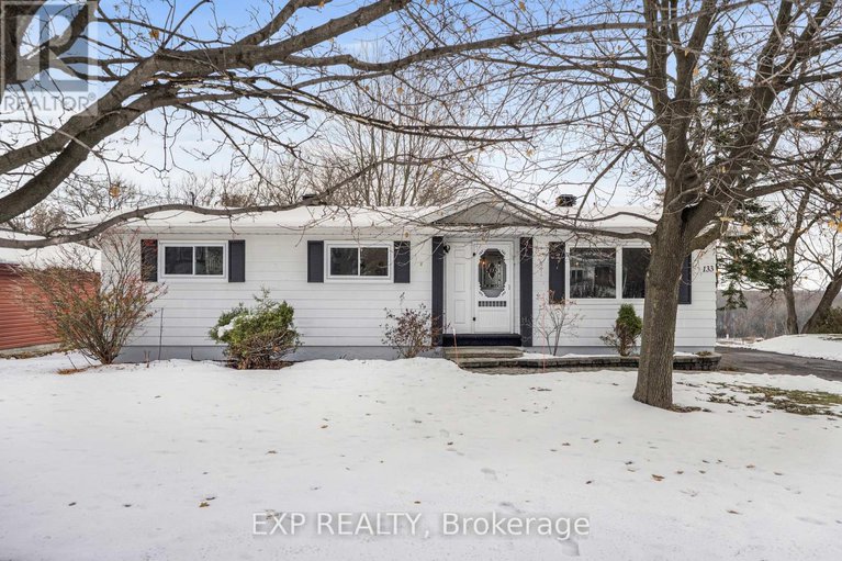 29139748/133-high-street/vankleek-hill/champlain/ontario/K0B1R0_2