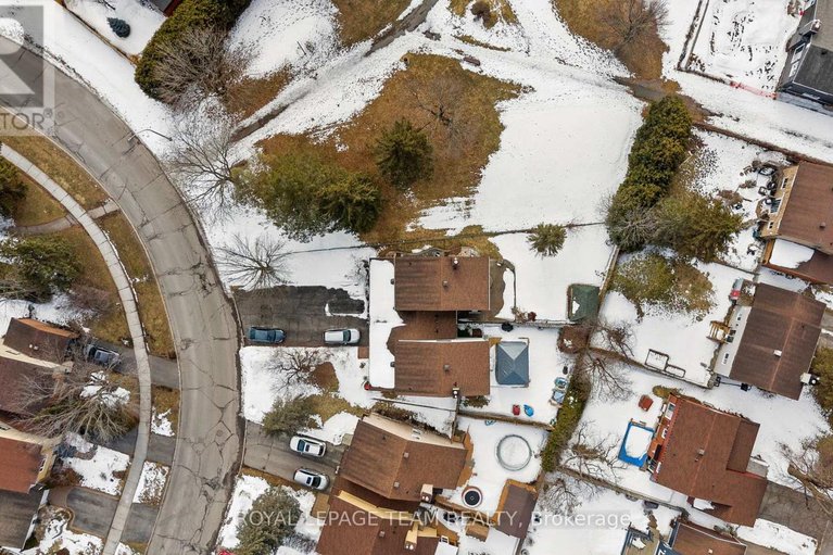 29528720/7942-decarie-drive/orleans-wood/ottawa/ontario/K1C2K3_38