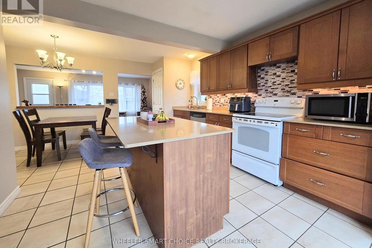 29136480/17-adam-dixon-avenue/long-sault/south-stormont/ontario/K0C1P0_10