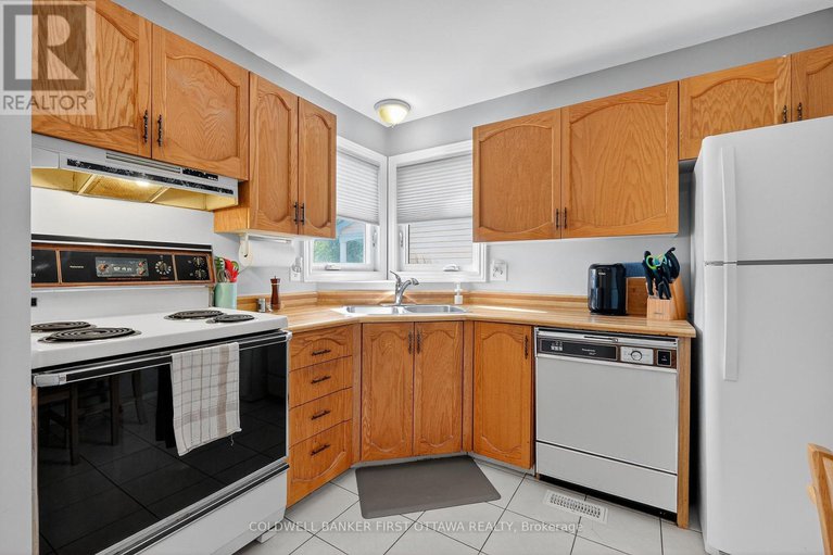 28919810/273-kinglet-way/chatelaine-village/ottawa/ontario/K1E2T9_8
