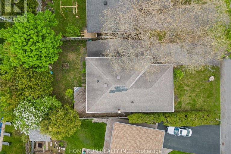 28922012/685-farmington-avenue/riverside-park-south/ottawa/ontario/K1V7H4_28