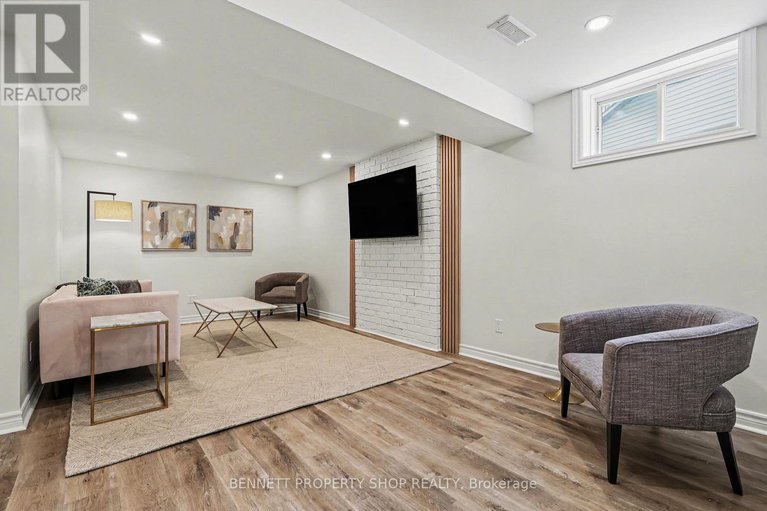 29404240/216-macdougall-street/village-of-russell/russell/ontario/K4R1A5_24