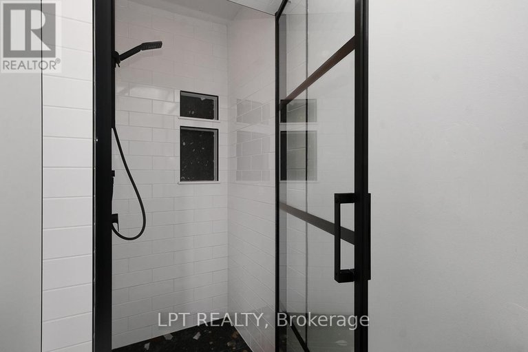 29603324/30-204-briston-private/hunt-club-park/ottawa/ontario/K1G5P8_20