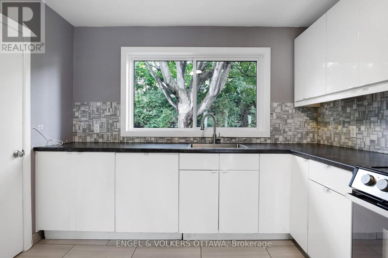 28561500/919-bermuda-avenue/carson-meadows/ottawa/ontario/K1K0V8_14