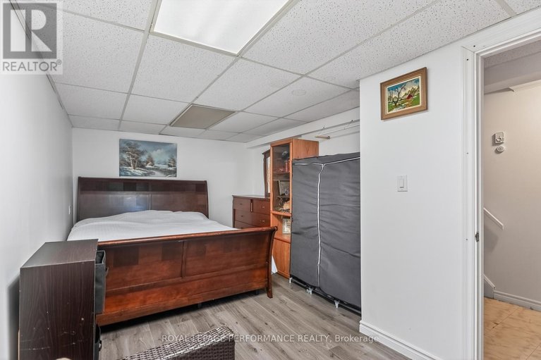 29558178/a-2642-moncton-road/queensway-terrace-north/ottawa/ontario/K2B7W1_26
