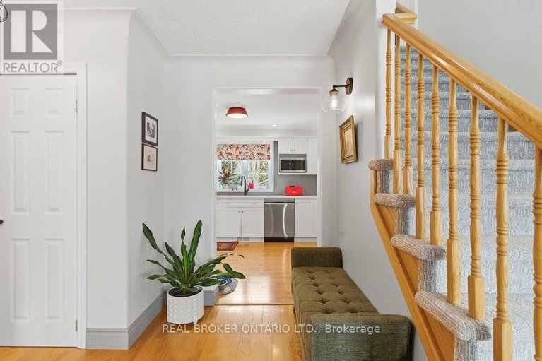 29463129/1585-becketts-creek-road/cumberland-west/ottawa/ontario/K4C1C8_7