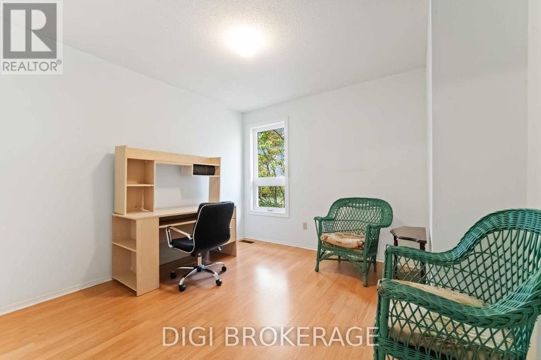 28971569/28-710-coronation-avenue/riverview-park/ottawa/ontario/K1G4G7_24