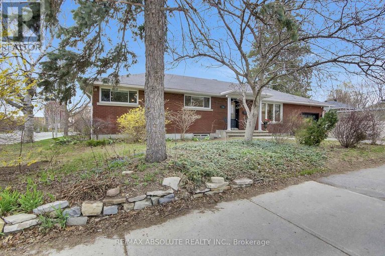 29679102/731-dovercourt-avenue/mckellarhighland/ottawa/ontario/K2A0W9_3