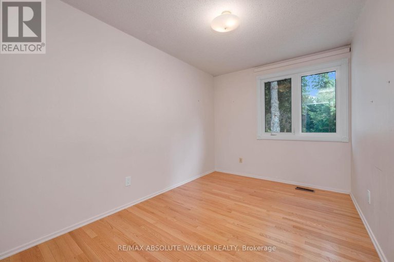 28746001/1439-metz-crescent/carson-meadows/ottawa/ontario/K1K3Z9_30