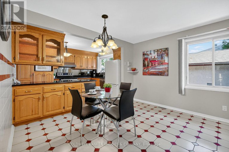 28912444/11-willeth-avenue/city-viewskylinefisher-heightsparkwood-hills/ottawa/ontario/K2E5C2_14