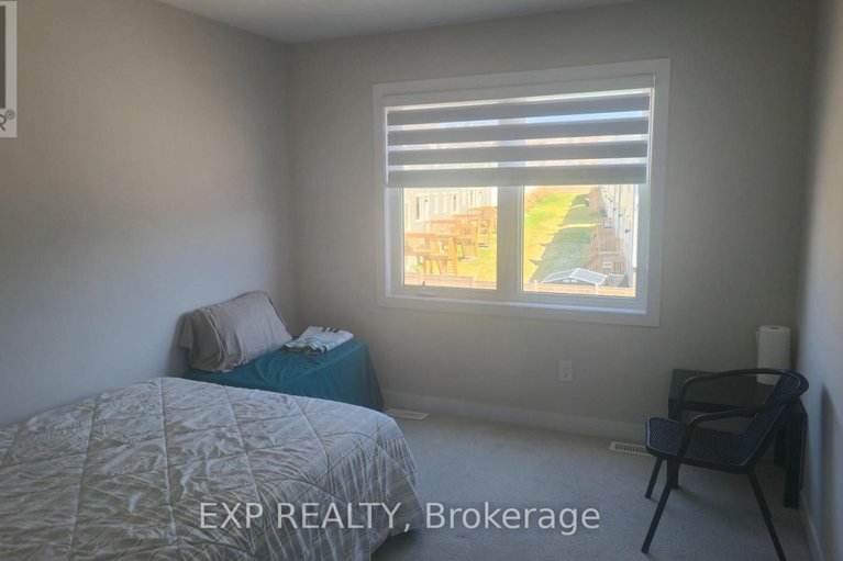 29635211/16-tenuto-lane/mer-bleuebradley-estatesanderson-park/ottawa/ontario/K1W0S4_18