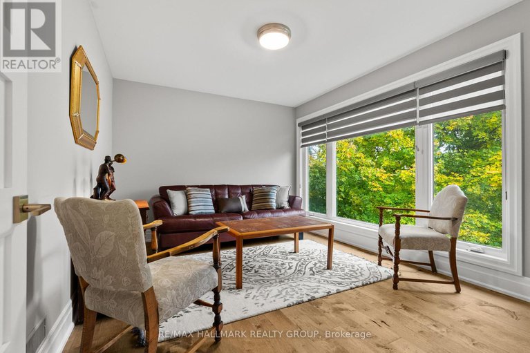 29249192/217-belford-crescent/westborohampton-park/ottawa/ontario/K1Z7A9_21