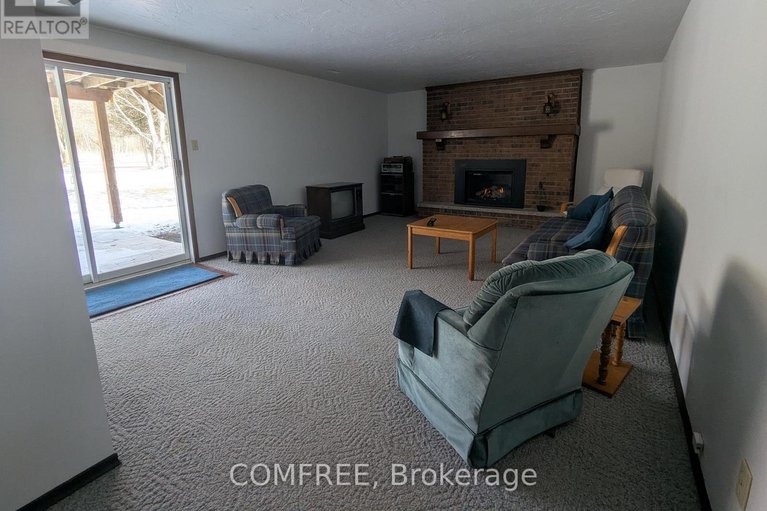 29498593/4437-county-road-12/south-stormont-osnabruck-twp/south-stormont/ontario/K0C1R0_17