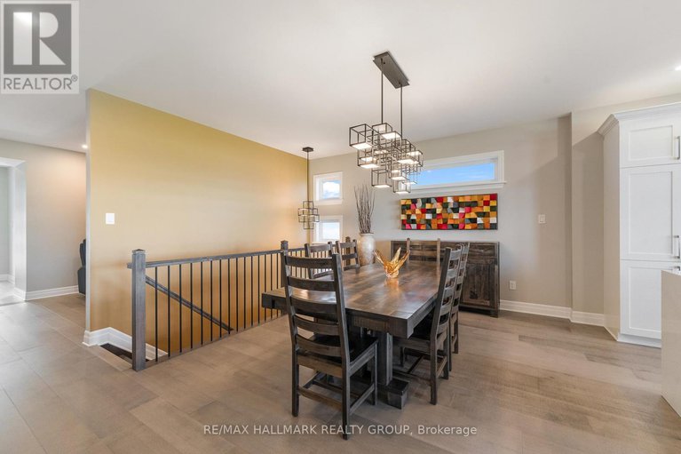 28530471/614-gendarme-circle/mer-bleuebradley-estatesanderson-park/ottawa/ontario/K1W0R1_9