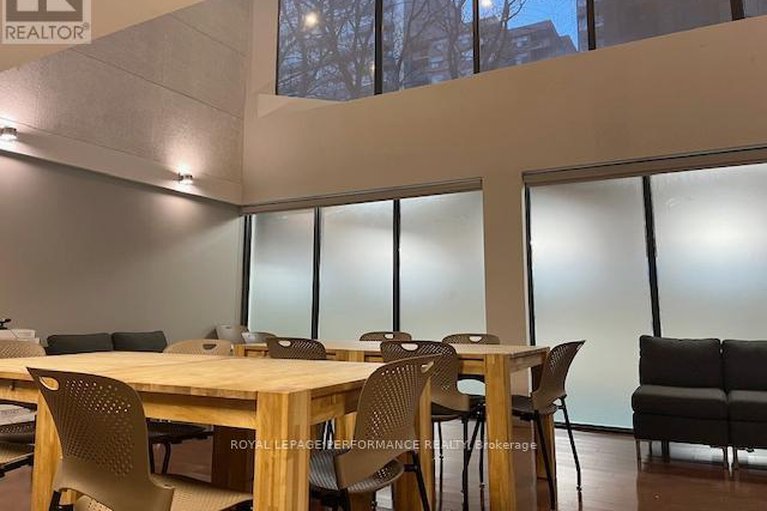 28552109/1904-470-laurier-avenue-w/ottawa-centre/ottawa/ontario/K1R7W9_31