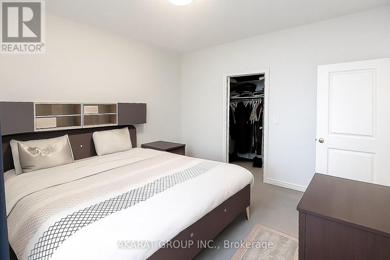 29112778/g-725-dearborn-private/blossom-parkkemp-parkfindlay-creek/ottawa/ontario/K1T0W4_17